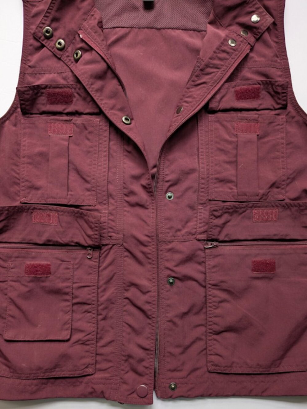 Magellan Multi-Pocket Travel Vest Burgundy Red Size Small